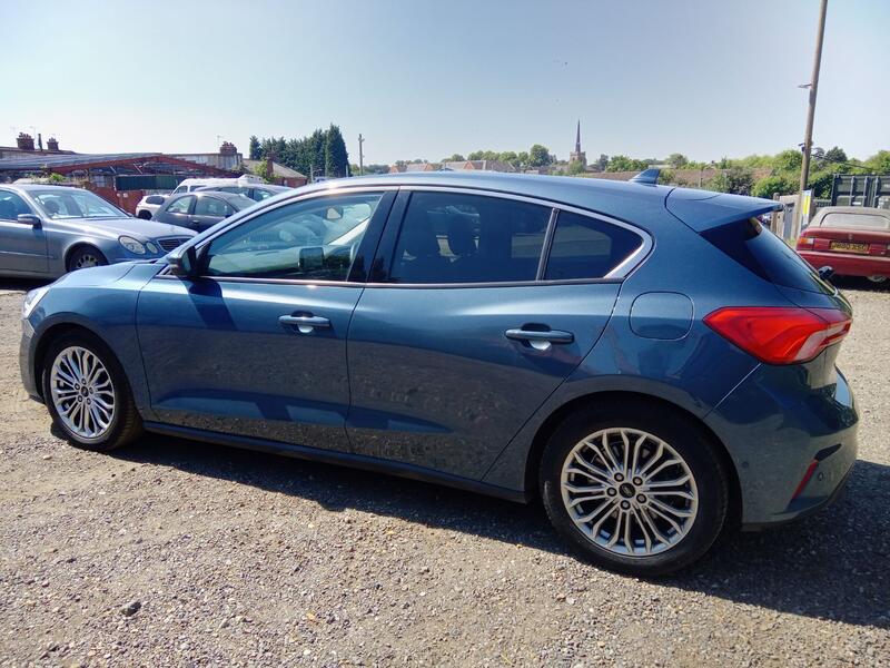 FORD FOCUS